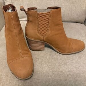 Toms Everly Tan Oiled Nubuck Bootie's Women's 9M